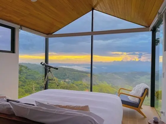 Glass Cabin with Hot Tub and Panoramic Views