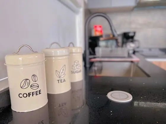 Glass Cabin with Hot Tub and Panoramic Views