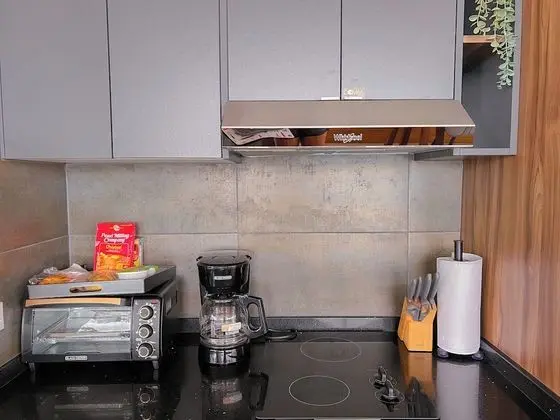 Glass Cabin with Hot Tub and Panoramic Views