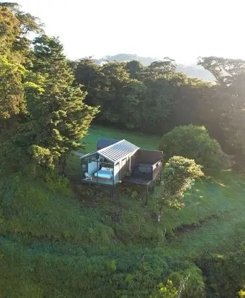 Glass Cabin with Hot Tub and Panoramic Views