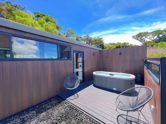 Glass Cabin with Hot Tub and Panoramic Views