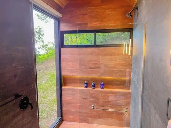 Glass Cabin with Hot Tub and Panoramic Views