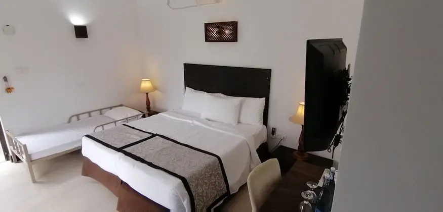Üç Kişilik Oda