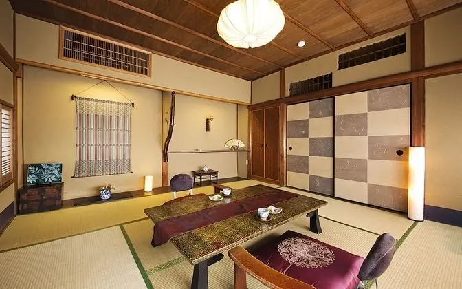Traditional Oda, Ortak Banyo