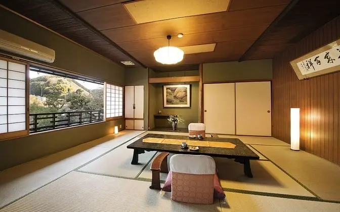 Traditional Oda, Ortak Banyo