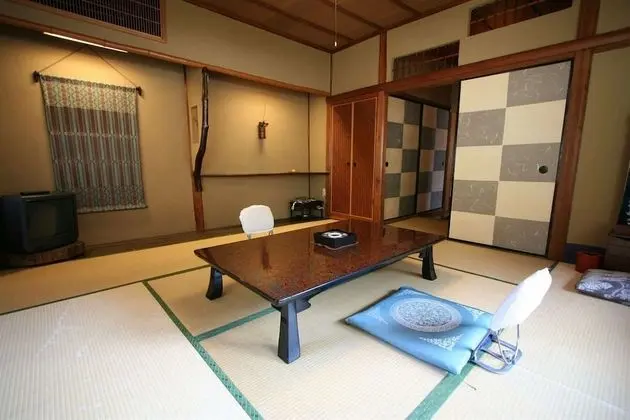 Traditional Oda, Ortak Banyo