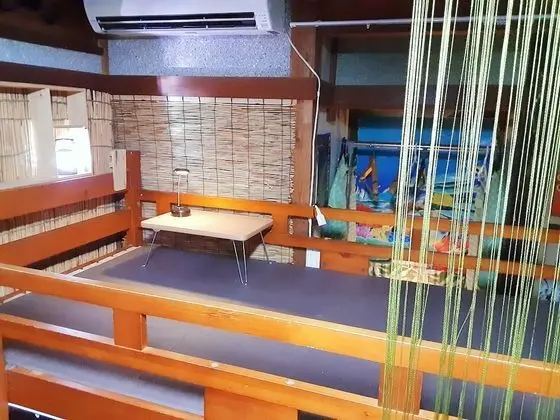 Ortak Ranzalı Oda, Sadece erkekler için, Sigara İçilmez