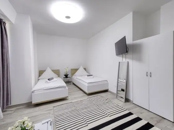 Standard Tek Büyük veya İki Ayrı Yataklı Oda, Ortak Banyo