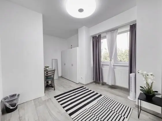 Standard Tek Büyük veya İki Ayrı Yataklı Oda, Ortak Banyo