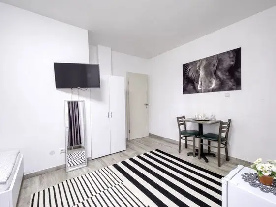Standard Tek Büyük veya İki Ayrı Yataklı Oda, Ortak Banyo