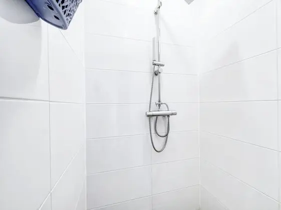 Standard Tek Büyük veya İki Ayrı Yataklı Oda, Ortak Banyo