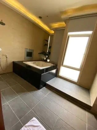 Business Tek Büyük Yataklı Oda