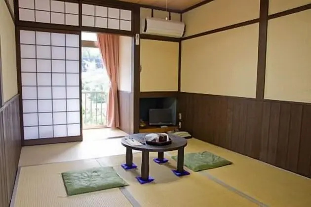 Economy Oda, Ortak Banyo (6 tatami mats, 1 - 2 guests)