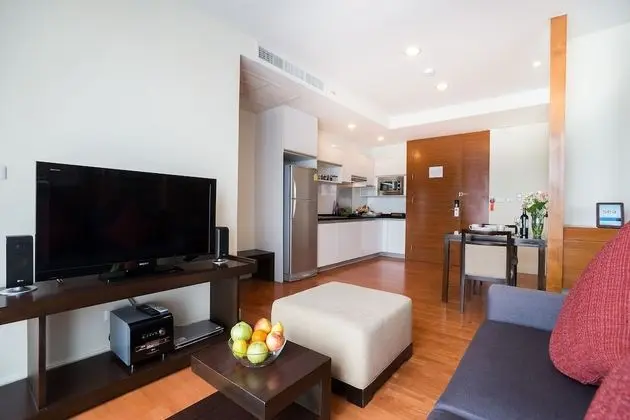 1-Bedroom Deluxe Suite with City View (Twin)