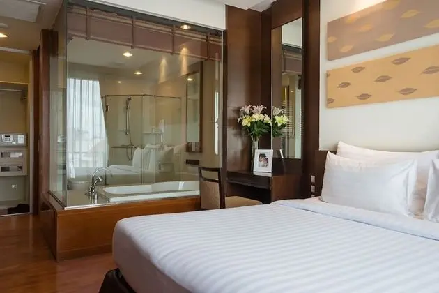1-Bedroom Deluxe Suite with Pool View (Twin)