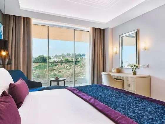 Deluxe Oda, Tepe Manzaralı