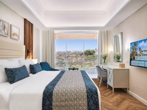 Junior Süit, Tepe Manzaralı