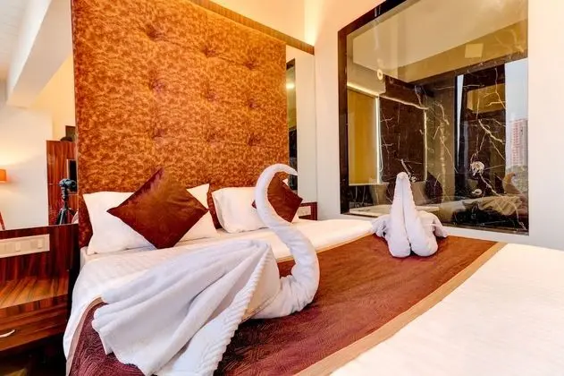 Luxury Oda