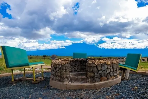 Kulübe, 1 Büyük (Queen) Boy Yatak ve Çekyat