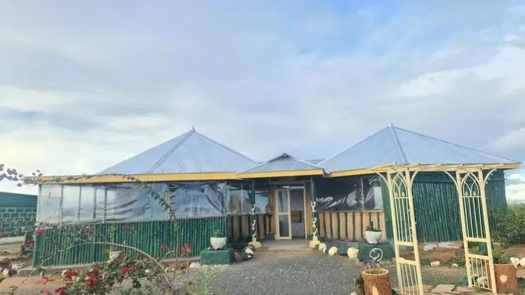 Kulübe, 1 Büyük (Queen) Boy Yatak ve Çekyat