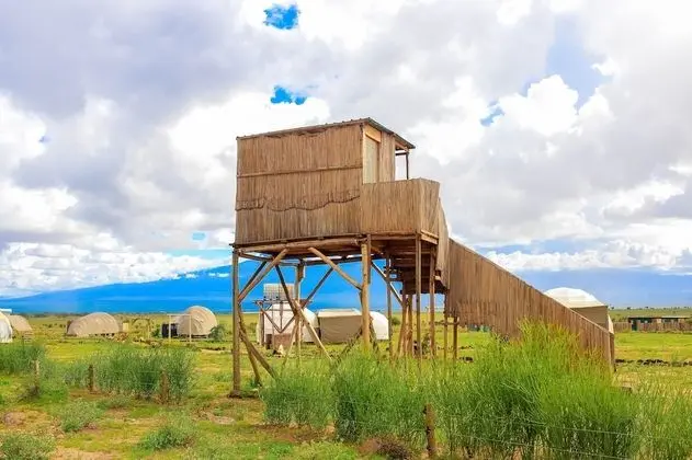 Kulübe, 1 Büyük (Queen) Boy Yatak ve Çekyat