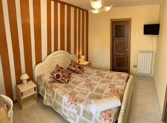 Tek Büyük Yataklı Oda, Özel Banyo (Patio)