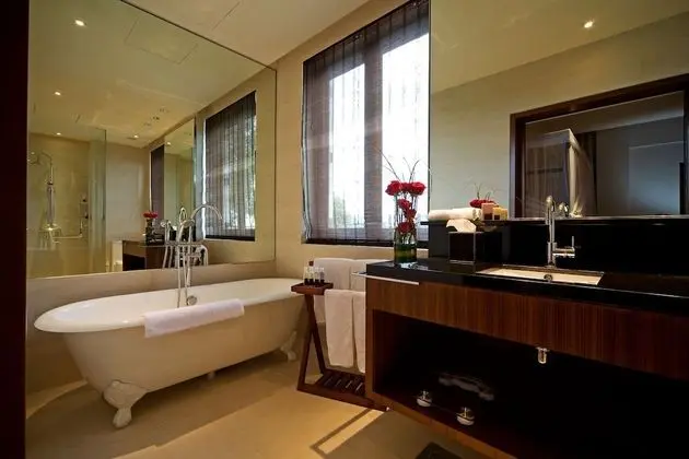 Süit (Verandah Suite with Living Room)