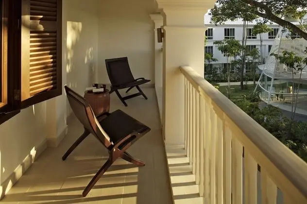 Süit (Verandah Suite with Living Room)