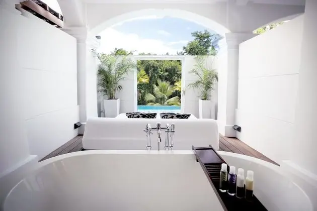 Tek Büyük Yataklı Oda (Couple Suite with Pool Access)