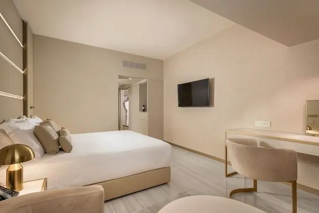 Deluxe Tek Büyük veya İki Ayrı Yataklı Oda, Kısmi Deniz Manzaralı