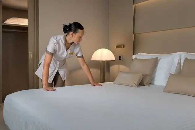 Deluxe Tek Büyük veya İki Ayrı Yataklı Oda, Kısmi Deniz Manzaralı