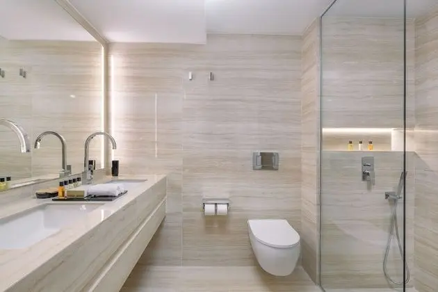 Deluxe Tek Büyük veya İki Ayrı Yataklı Oda, Kısmi Deniz Manzaralı