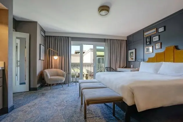 Deluxe Oda, 1 En Büyük (King) Boy Yatak, Balkon, Havuz Manzaralı