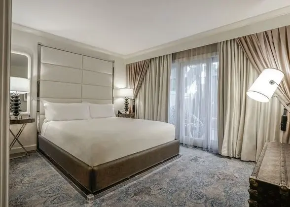 Deluxe Oda, 1 En Büyük (King) Boy Yatak, Balkon, Havuz Manzaralı