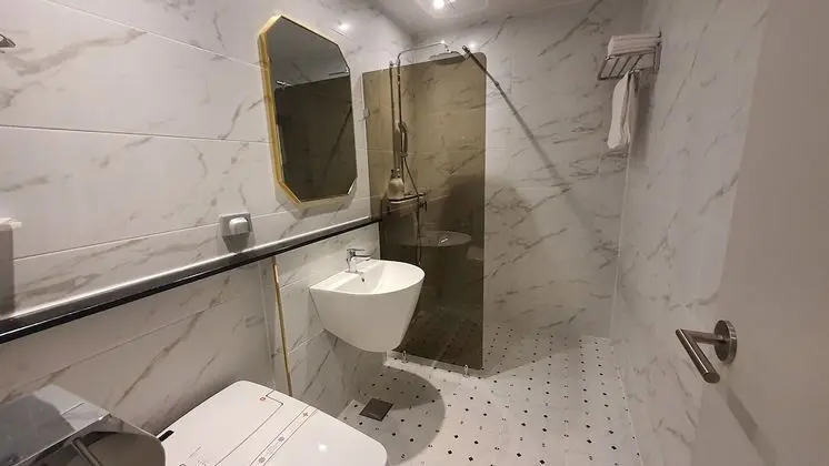 Standard Tek Büyük Yataklı Oda