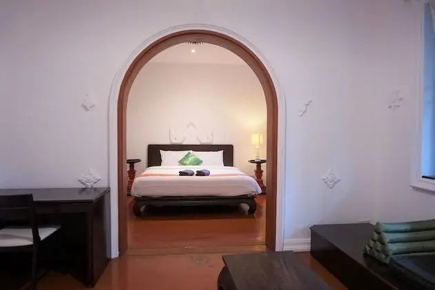Deluxe Room with Bathtub