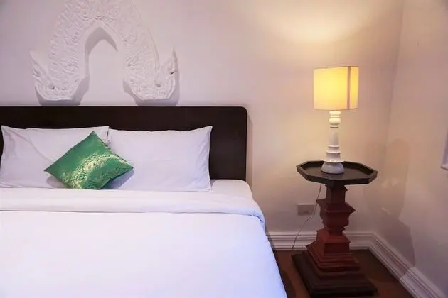Deluxe Room with Bathtub