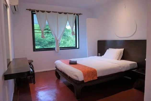 Standard Single Room with Bathtub
