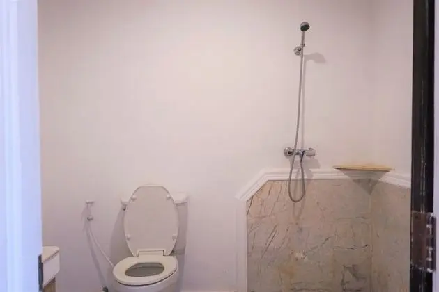 Standard Twin Room with Shower