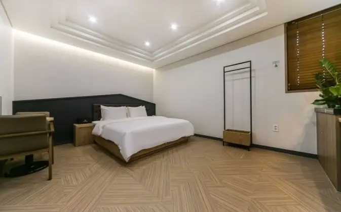 Deluxe Oda (Massage Bed)