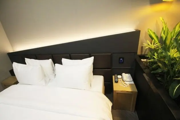 Deluxe Oda (Massage Bed)