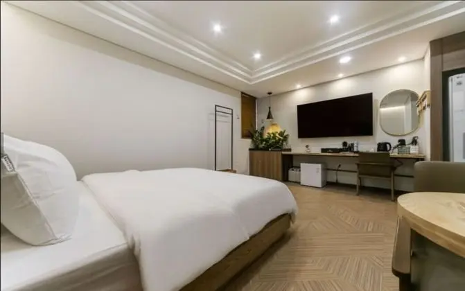 Deluxe Oda (Massage Bed)