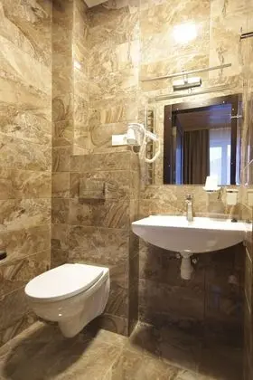 Deluxe Üç Kişilik Oda