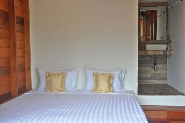 Double Bed Fan Bungalow, Garden View