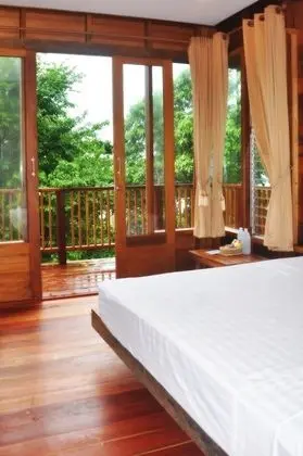 Double Bed Fan Bungalow, Garden View