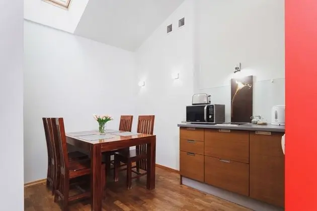 Apart Daire, 2 Yatak Odası, Mutfak, Bahçe Manzaralı