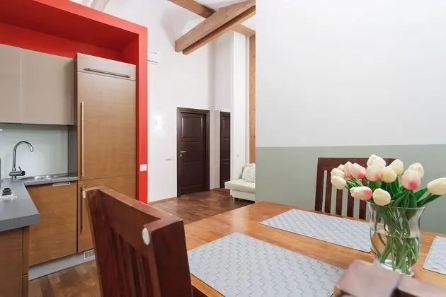 Apart Daire, 2 Yatak Odası, Mutfak, Bahçe Manzaralı
