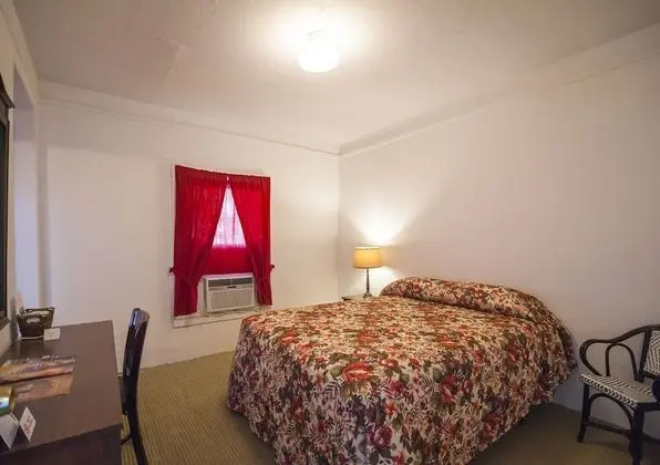 Standard Oda, 1 Büyük (Queen) Boy Yatak