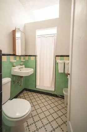 Standard Oda, 1 Büyük (Queen) Boy Yatak