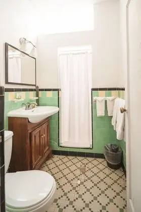 Standard Oda, 1 Büyük (Queen) Boy Yatak